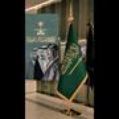 ابحث عن بنوته ادلعها